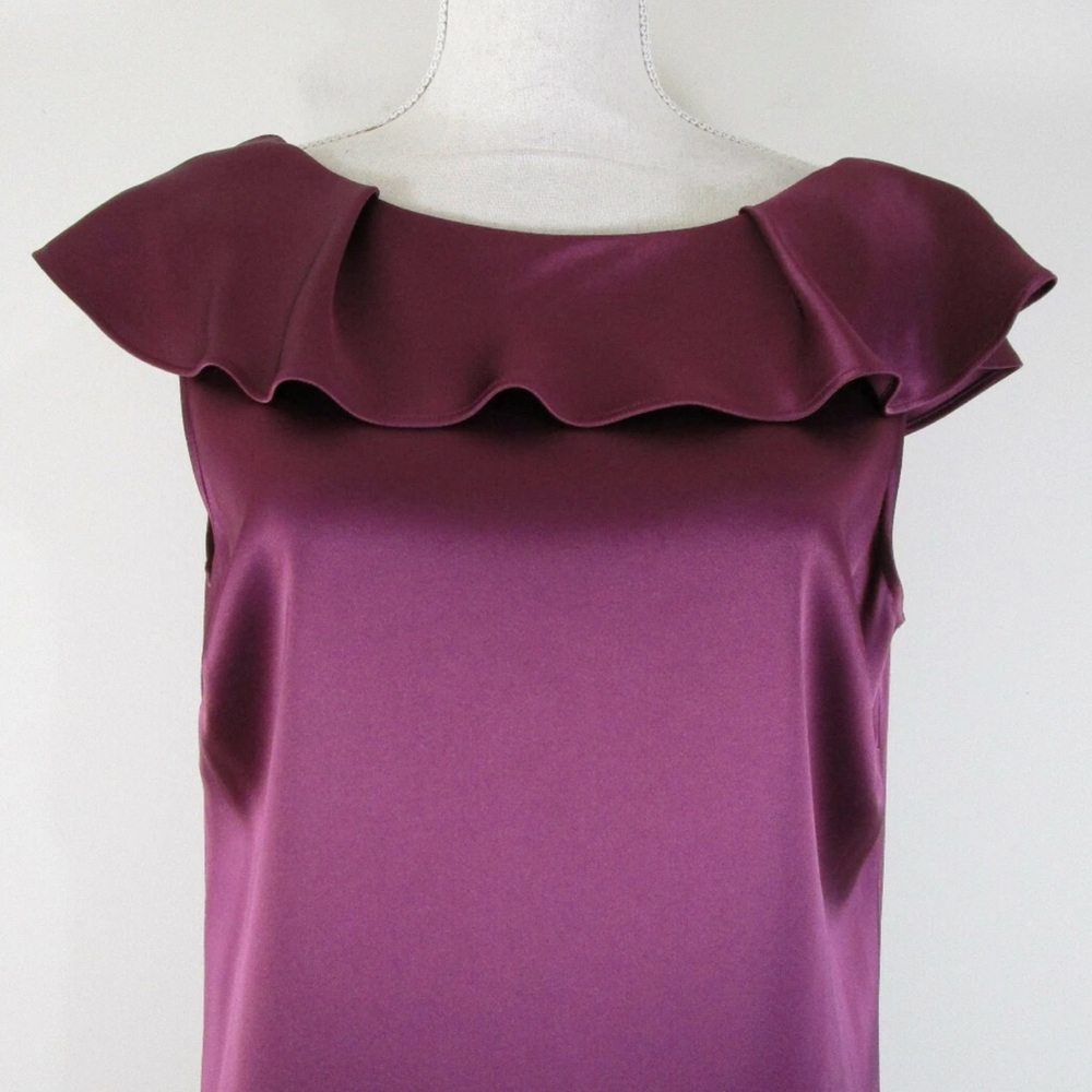 Elegant St. John Ruffle Collared Dress